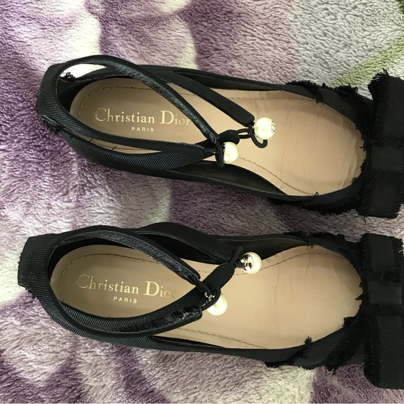 Christian Dior Adiorable Grosgrain Pump - Picture 8 of 16